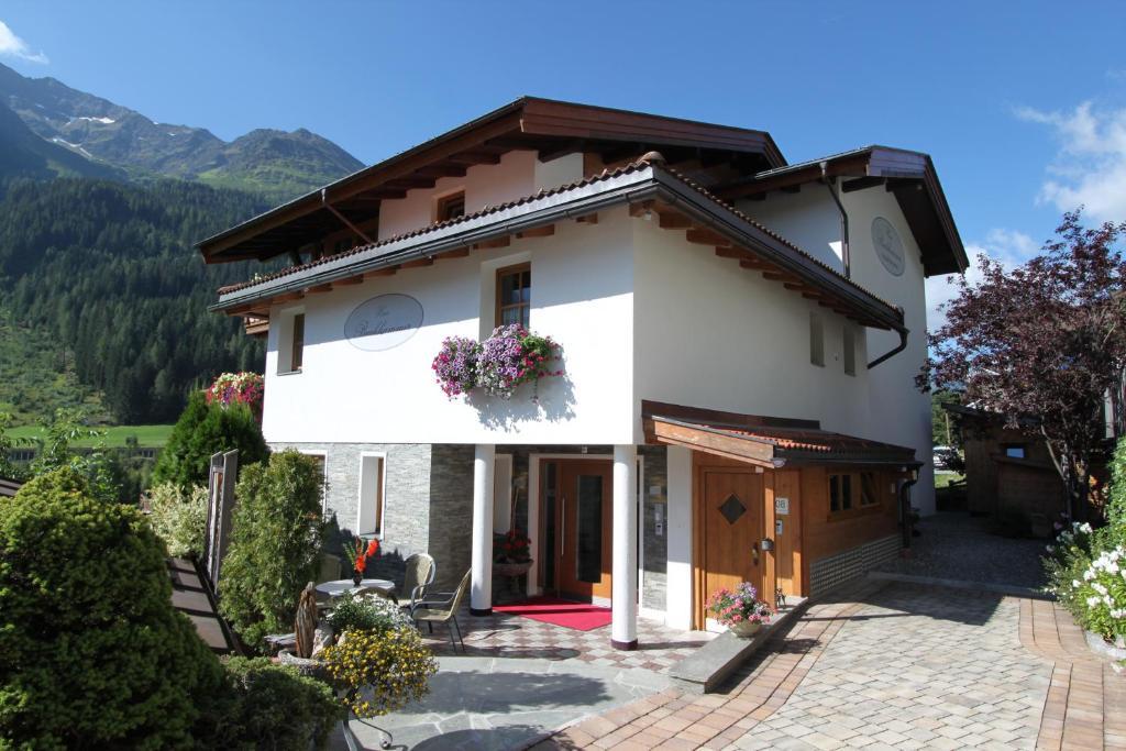 Haus Buchhammer Apartment Sankt Anton am Arlberg Exterior photo